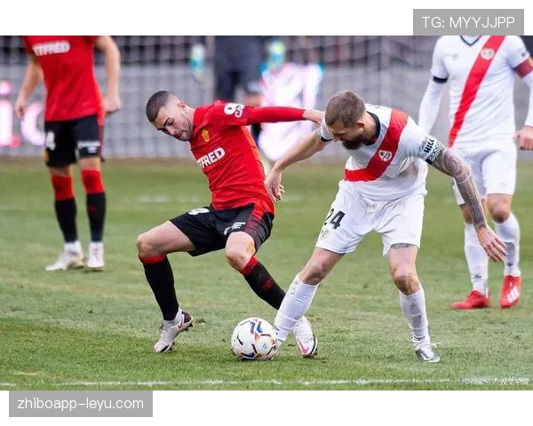 塞维利亚中场新星闪耀赛场，助力球队竞技状态稳步攀升