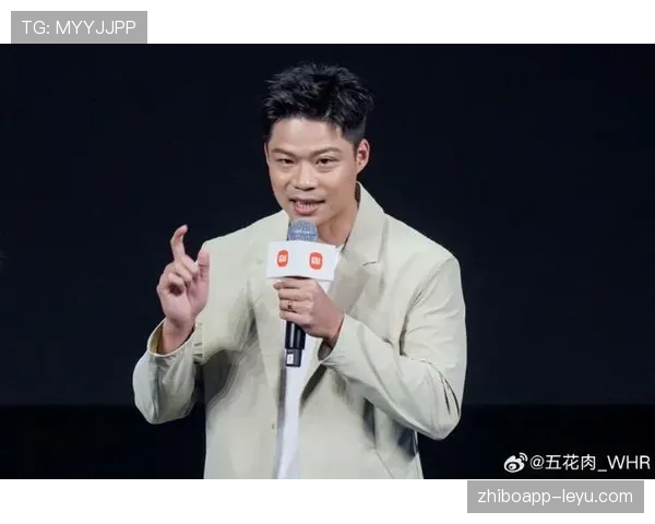 苏炳添拎着塑料袋逛菜市场，气场竟然把隔壁豪车主压了下去，反差看着怪带劲