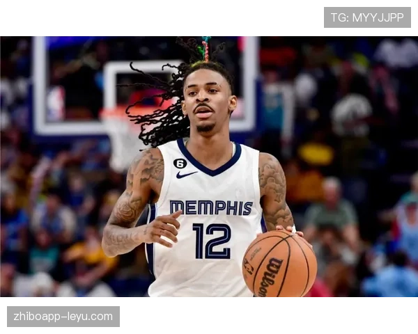 刷到贾·莫兰特的生活照，赛场像大片男主，家里像学生宿舍，差距看得我尴尬笑